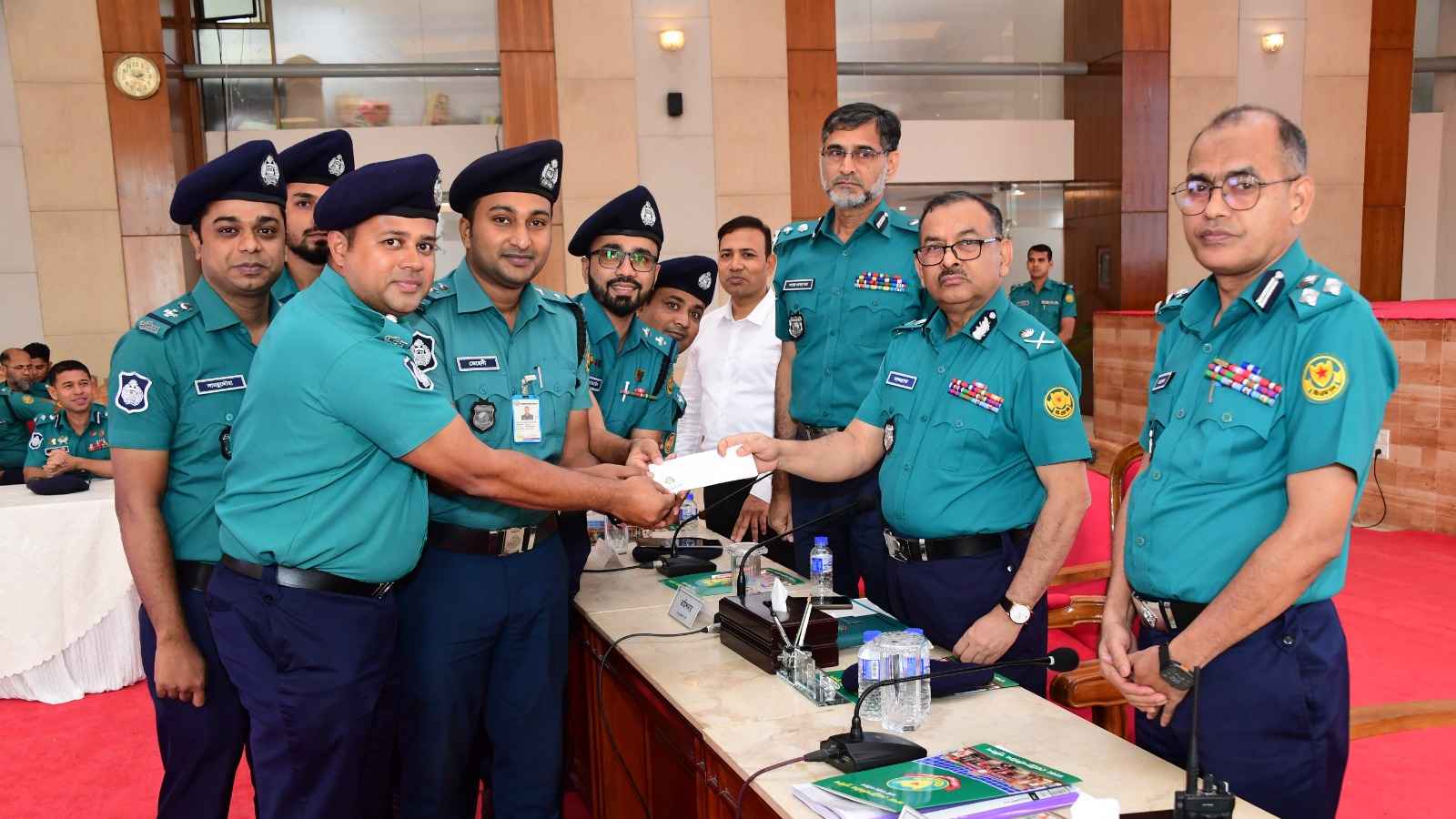 ডিএমপির মার্চ মাসের মাসিক অপরাধ সভায় শ্রেষ্ঠ হলেন যারা