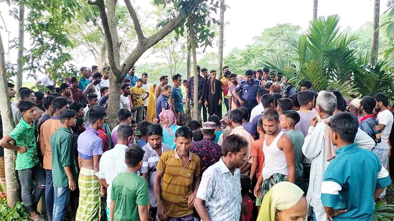 ৭ মাস আগে প্রেম করে বিয়ে, গাছের ডালে একই রশিতে মিলল স্বামী-স্ত্রীর লাশ
