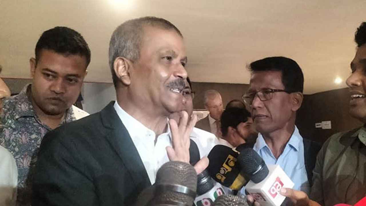 ইশরাকের গেজেট প্রকাশে মন্ত্রণালয়ের মতামতের অপেক্ষা করেনি ইসি: উপদেষ্টা