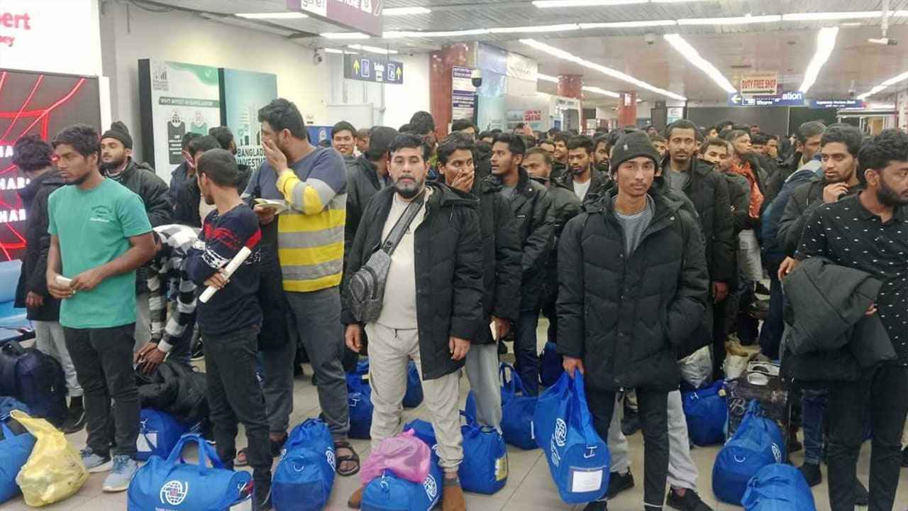 লিবিয়া থেকে ফিরলেন আরও ১৬৭ বাংলাদেশি