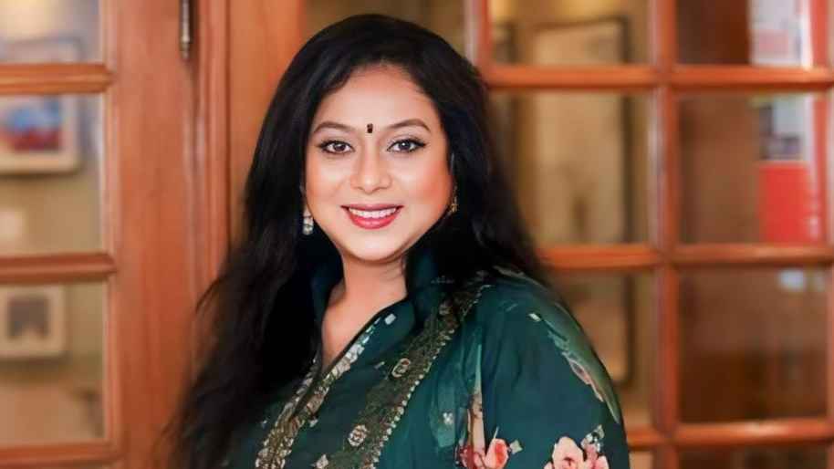 ঢাকাই শাবনূরের ৮ ঘণ্টার ঝটিকা সফর, জানা গেল কারণ