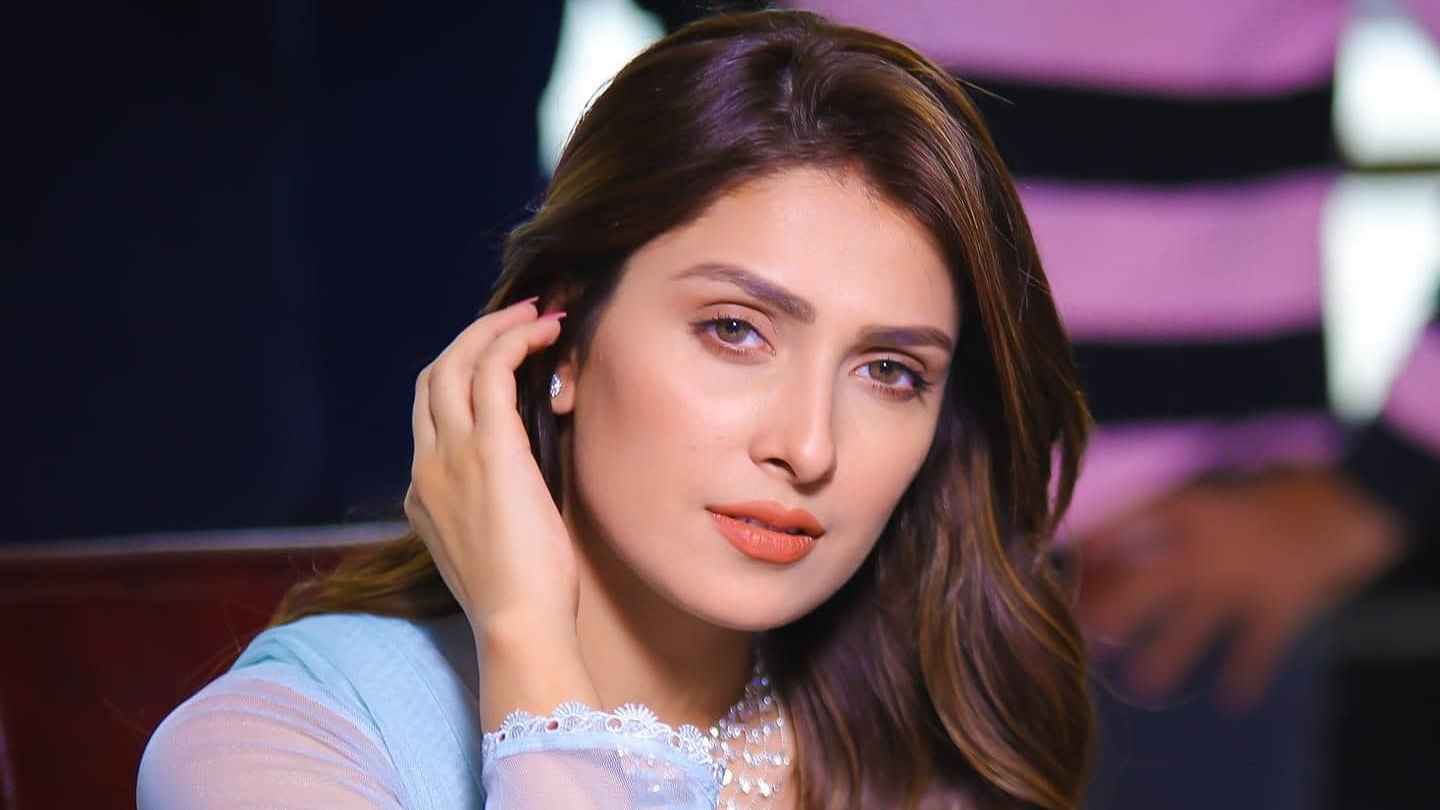 বলিউডে অভিষেক পাকিস্তানি জনপ্রিয় অভিনেত্রীর