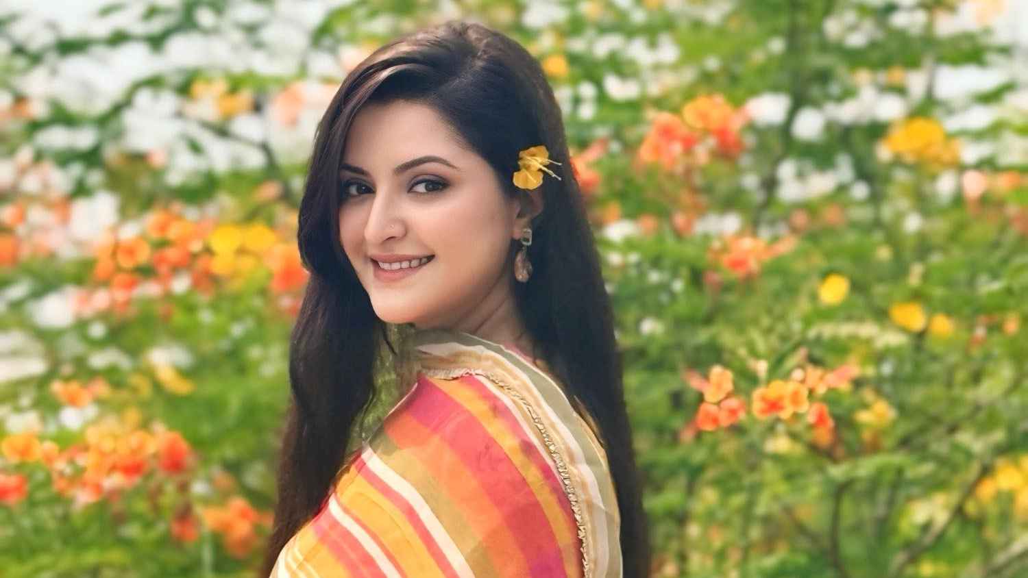 কেঁচো খুঁজতে না আবার সাপ বেরিয়ে যায়, লাইভে বললেন পরীমণি