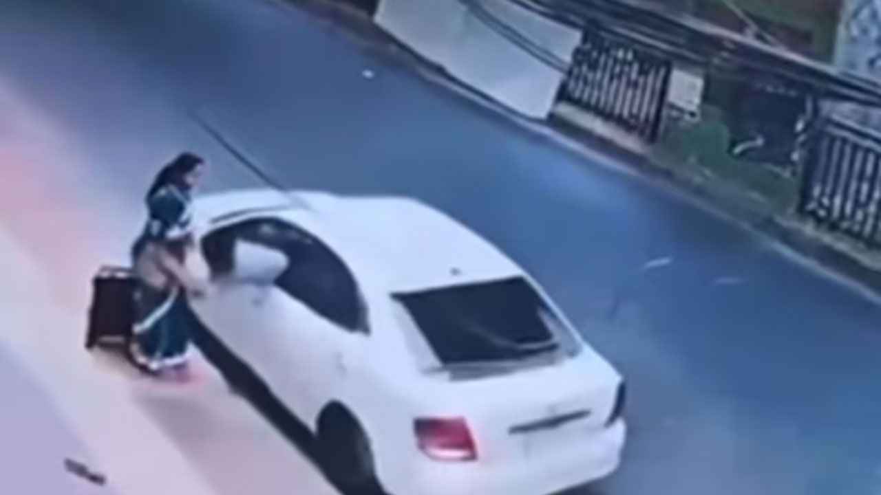 সিদ্ধেশ্বরীতে নারীর ব্যাগ ছিনতাইয়ের চেষ্টার ঘটনা তদন্তের নির্দেশ