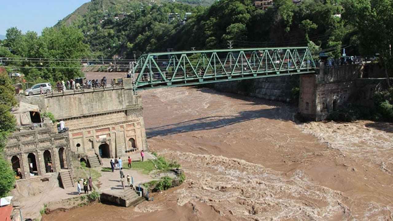 হঠাৎ ঝিলাম নদীর পানি ছাড়ল ভারত, পাকিস্তানের কাশ্মিরে বন্যা