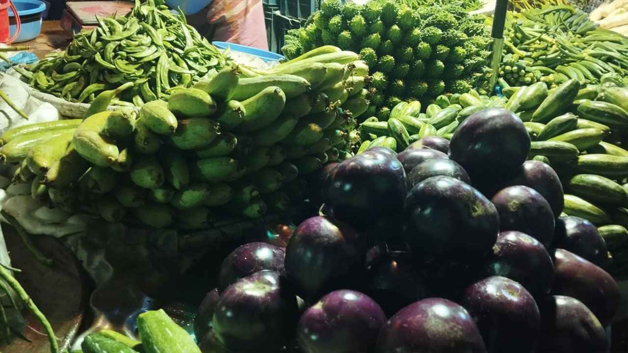 ফের তেজ বেড়েছে কাঁচাবাজারে, অস্বস্তিতে ক্রেতারা