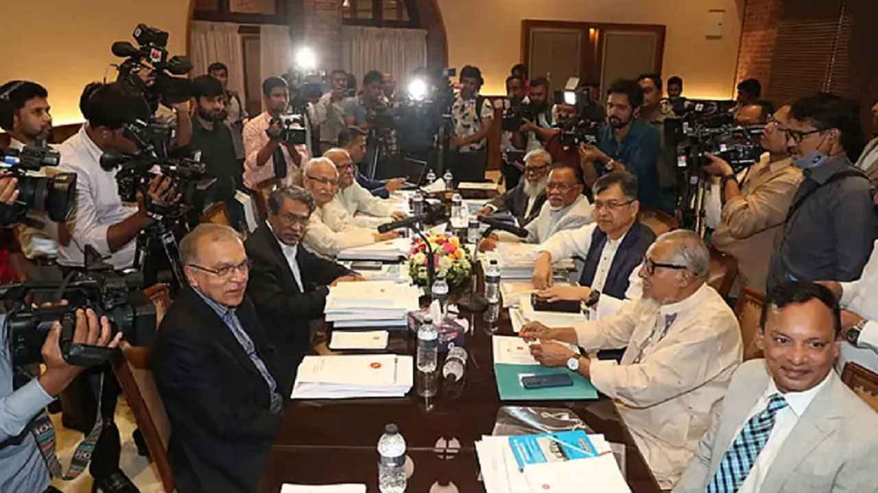 ফের ঐকমত্য কমিশনের সঙ্গে বসবে বিএনপি, দিনভর বৈঠকে দিলো যত প্রস্তাব