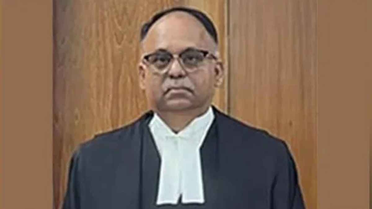 বিদেশ সফরে প্রধান বিচারপতি, দায়িত্বে জ্যেষ্ঠ বিচারপতি আশফাকুল ইসলাম