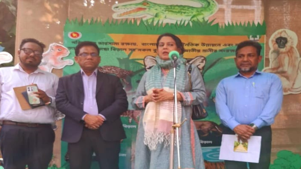 বন্যপ্রাণী সংরক্ষণে সচেতনতামূলক ভ্যানের উদ্বোধন করলেন পরিবেশ উপদেষ্টা