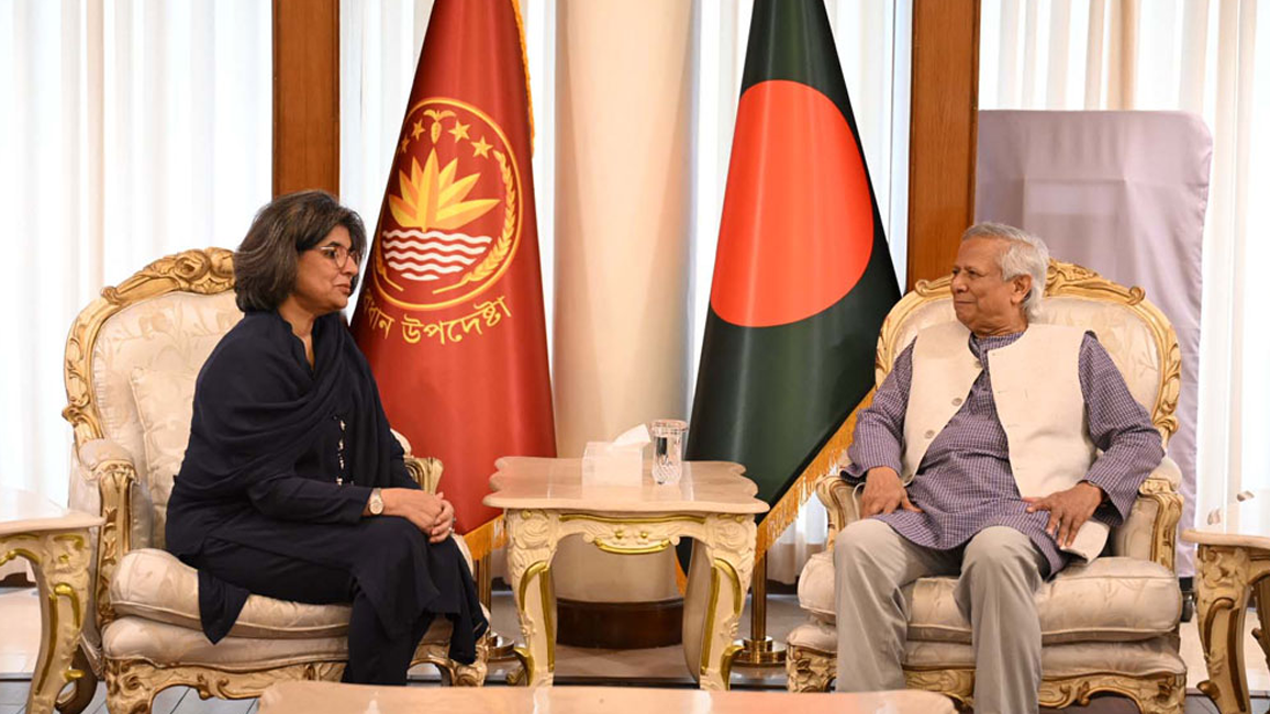 পাকিস্তানের সঙ্গে সম্পর্ক জোরদারের আহ্বান প্রধান উপদেষ্টার