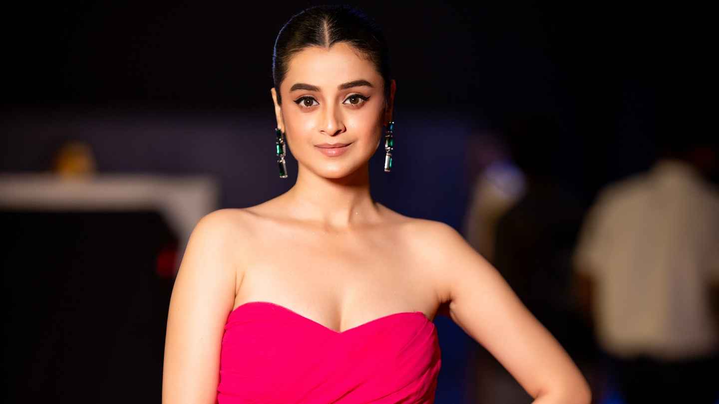 কাশ্মীরের ঘটনায় ‘ঘিবলি’ ছবি পোস্ট, তোপের মুখে দর্শনা বণিক