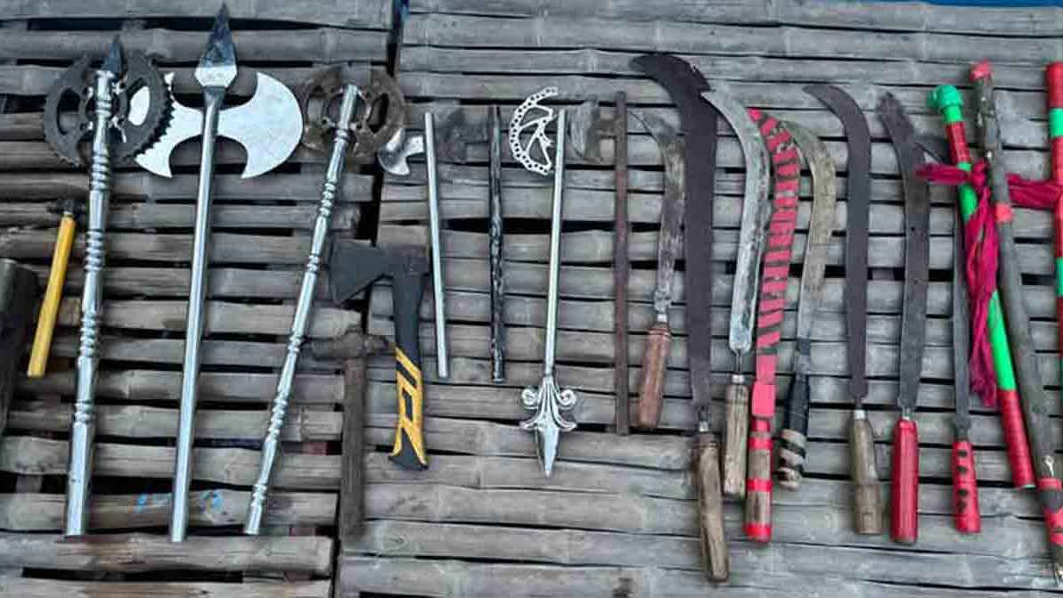 ডিজের তালে অস্ত্র নিয়ে উল্লাস, ‘ডেঞ্জার গ্যাংয়ের’ ১৬ সদস্য গ্রেফতার