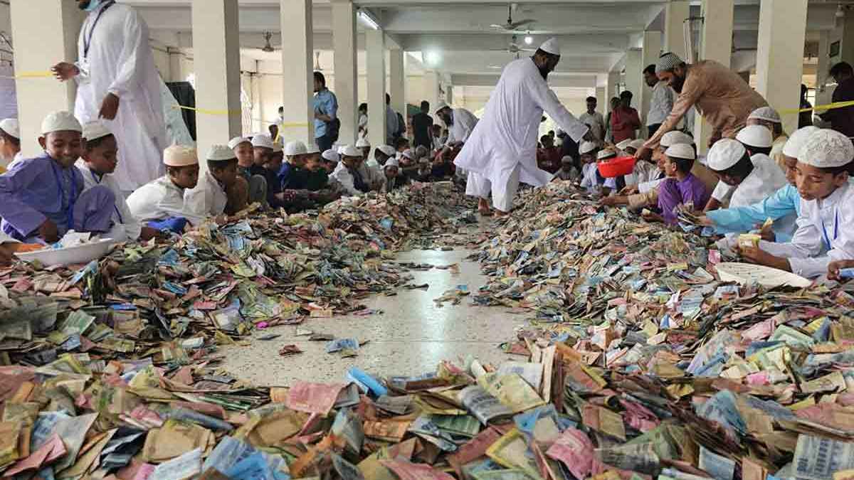 কত টাকা আছে পাগলা মসজিদের অ্যাকাউন্টে, জানালেন ডিসি