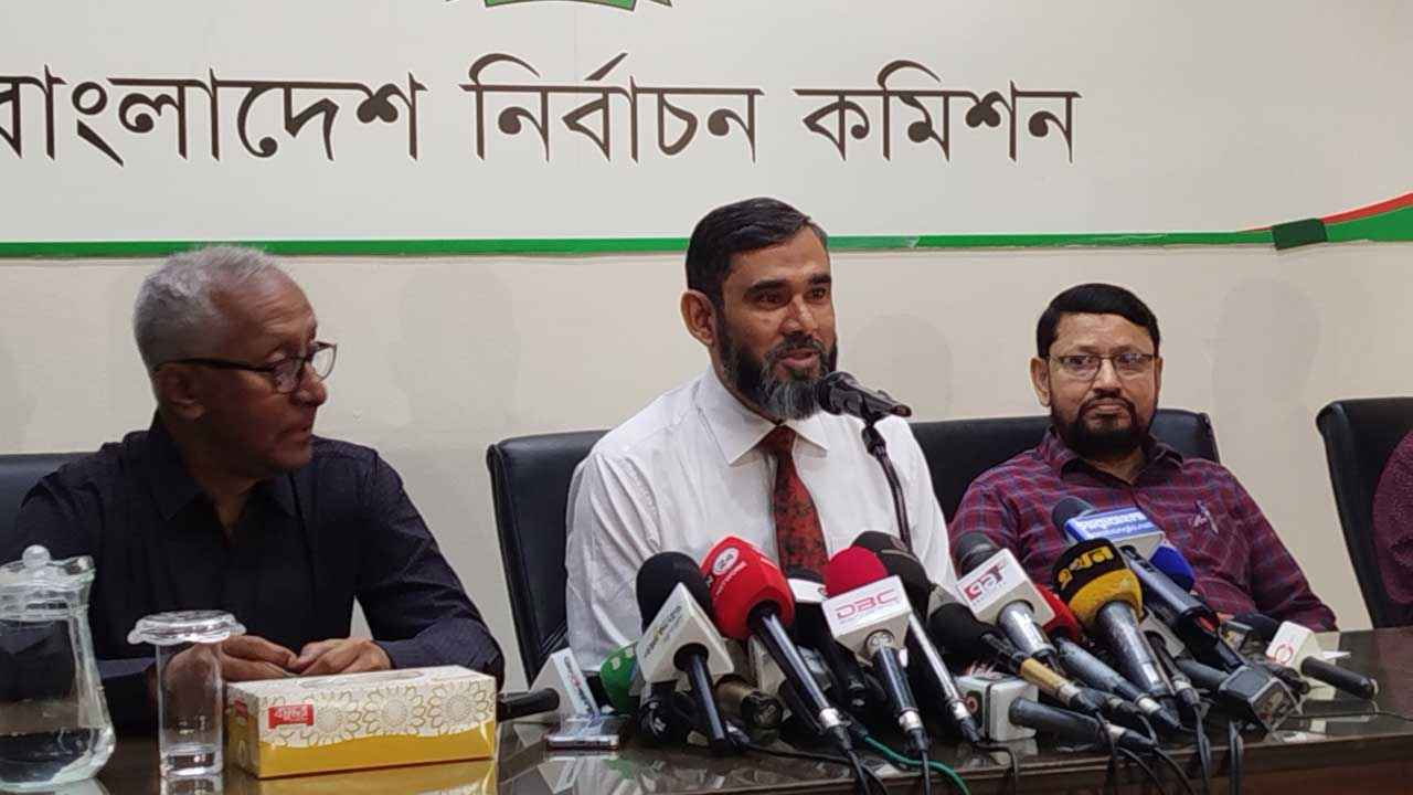 প্রবাসীদের ভোট, তিন পদ্ধতির সম্ভাব্যতা যাচাই করছে ইসি