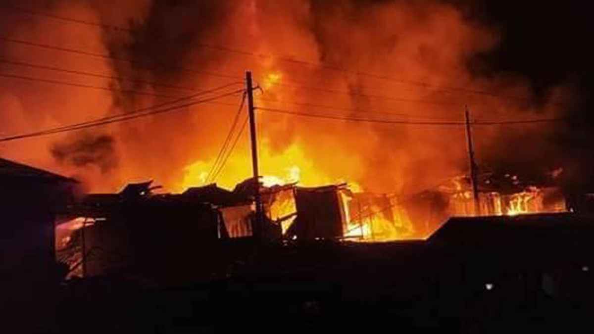 চট্টগ্রামে সিআরবি মালিপাড়া বস্তিতে আগুন