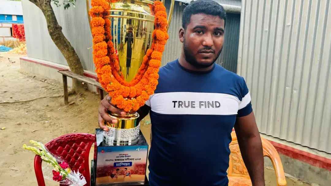 বলী খেলায় বাঘা শরীফ চ্যাম্পিয়ান হওয়ায় কুমিল্লাবাসীর আনন্দ