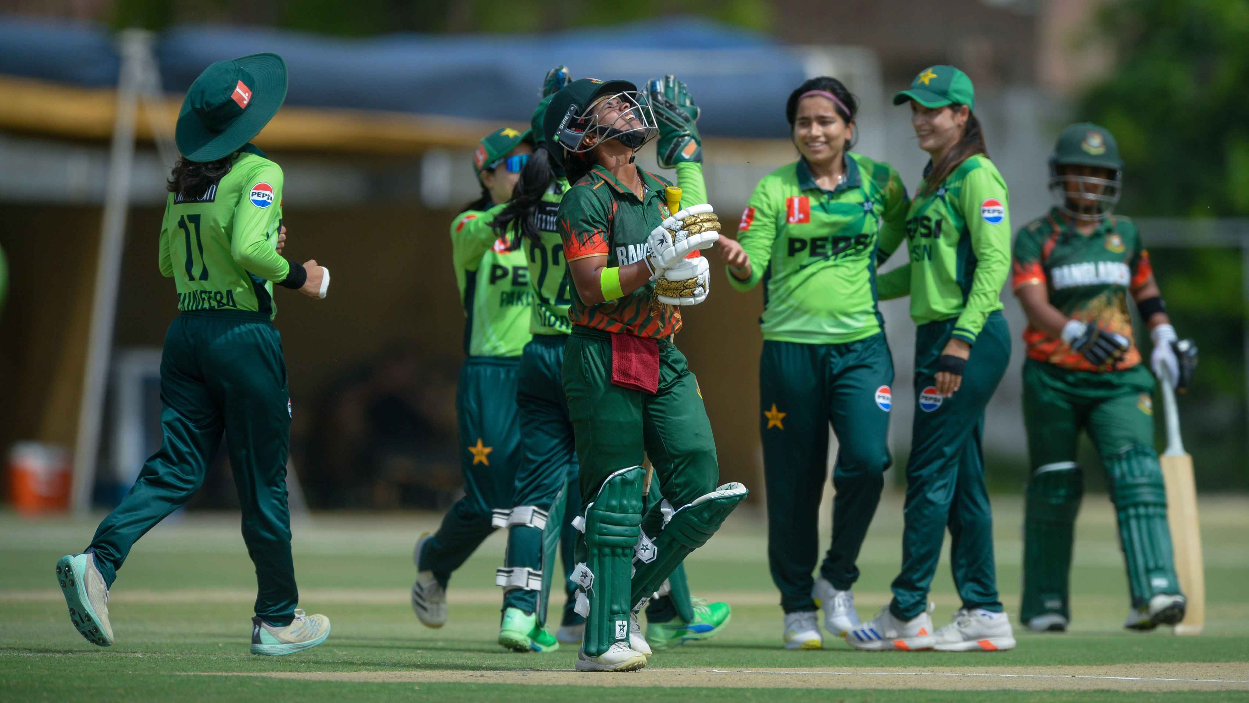 বিশ্বকাপে বাঁচা-মরার ম্যাচে অল্প সংগ্রহ বাংলাদেশের