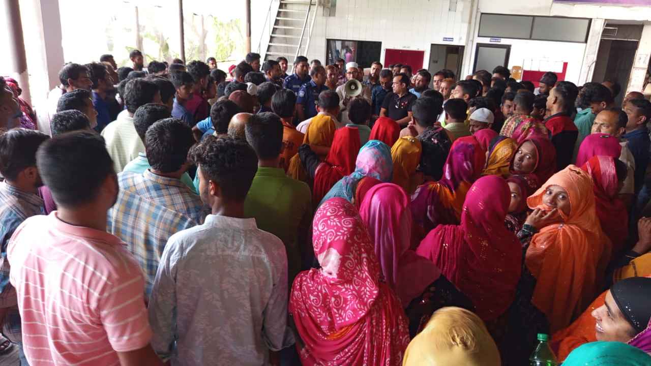বকেয়া বেতন পরিশোধের দাবিতে ফু-ওয়াং শ্রমিকদের কর্মবিরতি