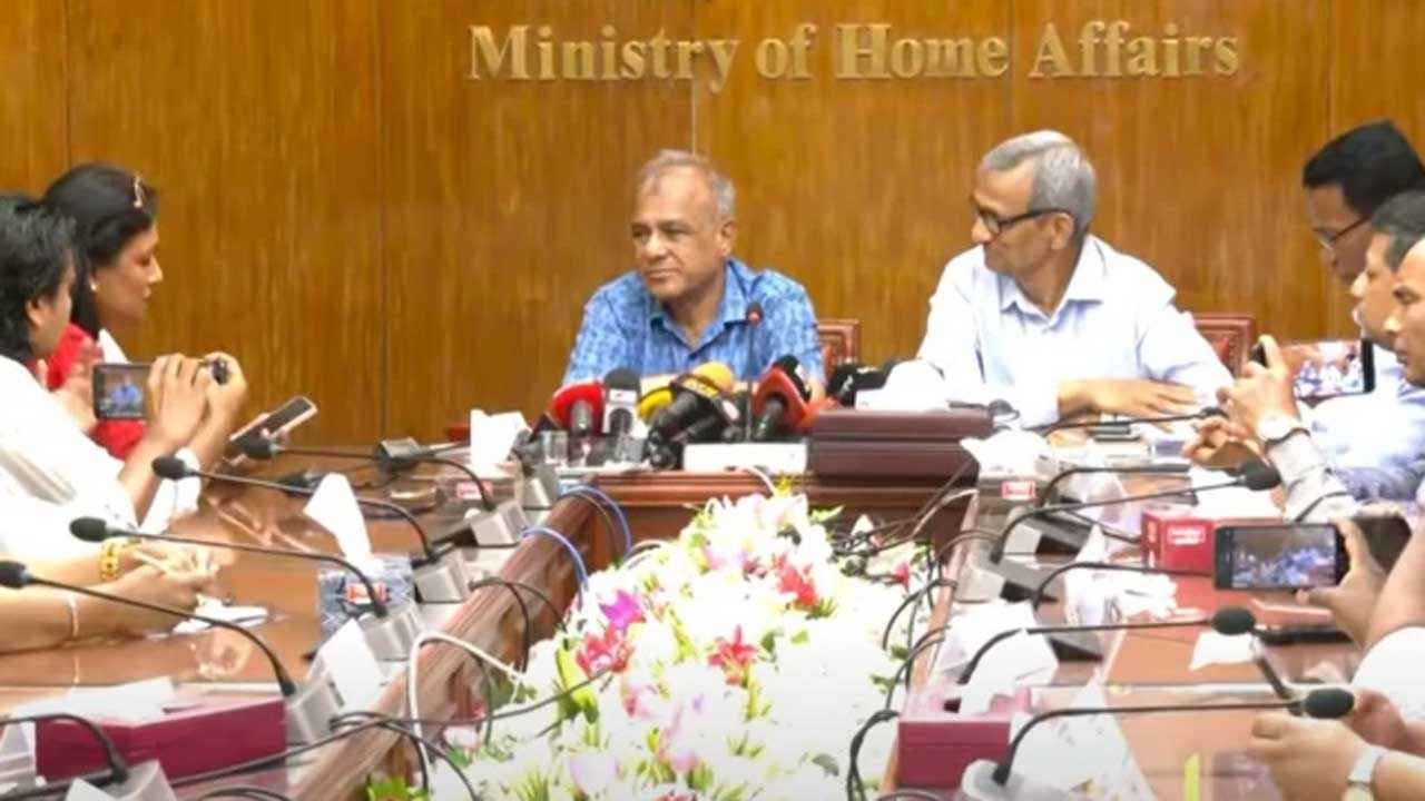 ৫ বছর থাকা নিয়ে আমি কিছু বলিনি: স্বরাষ্ট্র উপদেষ্টা