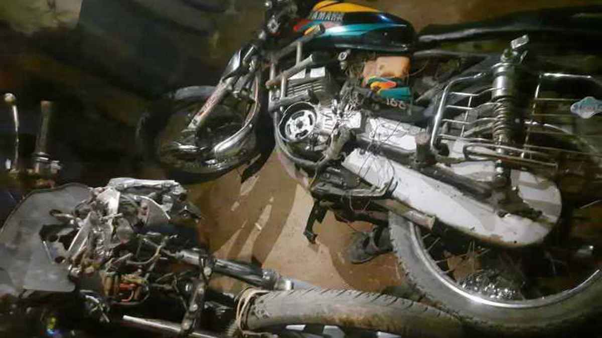 মহেশপুরে ২ মোটরসাইকেলের সংঘর্ষের পর ট্রাকের চাপা, নিহত বেড়ে ৩