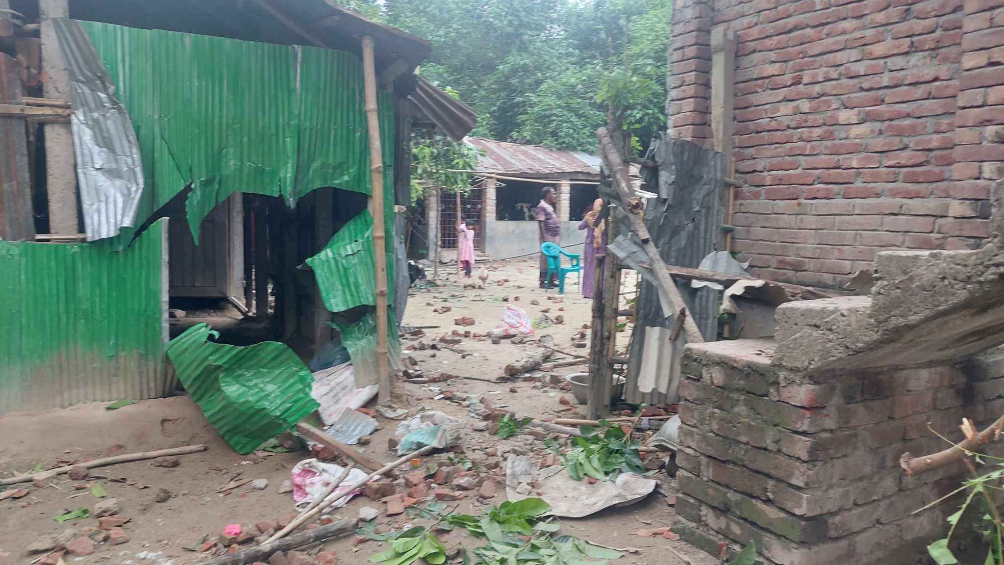 শৈলকুপায় দু’গ্রুপের সংঘর্ষে আহত ৭, বাড়িঘর ভাঙচুর