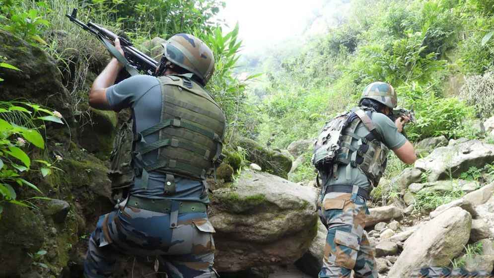 কাশ্মীরে বিদ্রোহীদের সঙ্গে বন্দুকযুদ্ধে ভারতীয় সেনা নিহত