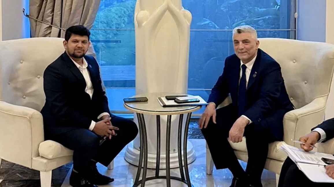 তথ্য উপদেষ্টার সঙ্গে তুরস্কের বাণিজ্য মন্ত্রীর বৈঠক