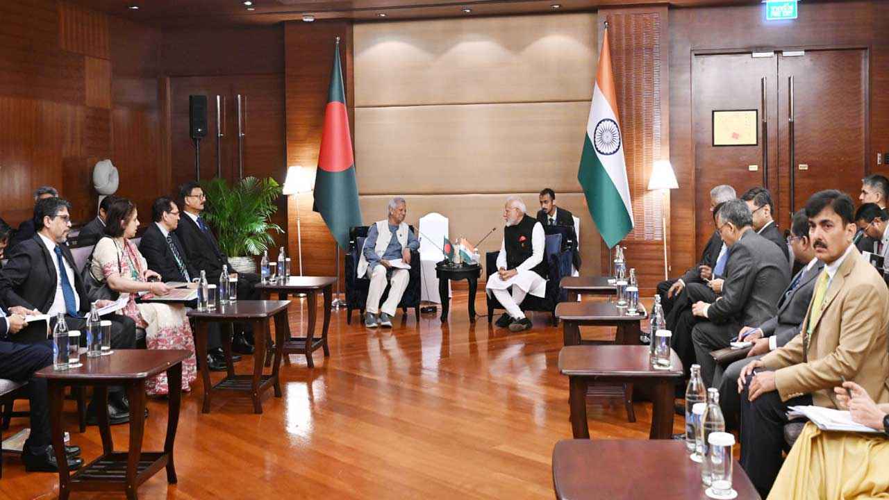 ‘হাসিনাকে ফেরত পাঠানোর প্রস্তাবে নেতিবাচক প্রতিক্রিয়া দেখাননি মোদি’