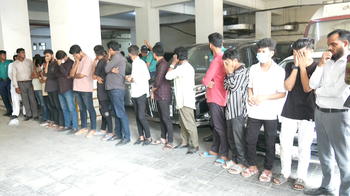 মুগদা মেডিকেলে ২২ দালাল গ্রেফতার