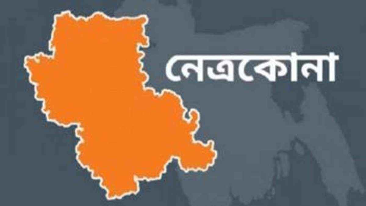 নদের পাড়ের মাটি ভেঙে পড়ে নৌকায় ঘুমন্ত ব্যক্তি নিহত