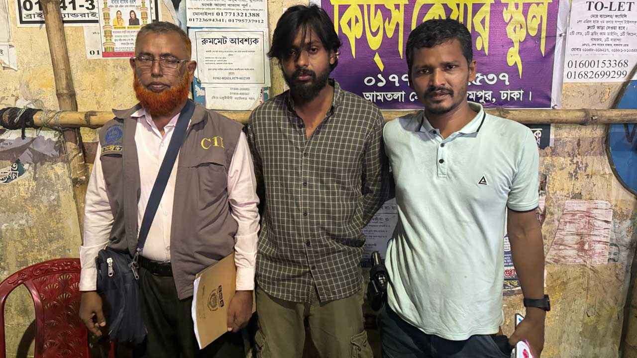 বড় সরকারি কর্মকর্তা সেজে অভিনব প্রতারণা!