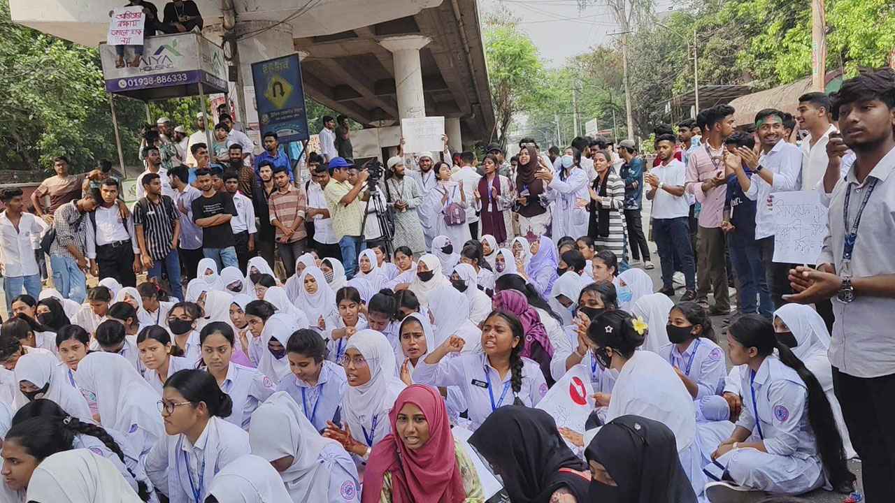 পলিটেকনিক শিক্ষার্থীদের দাবি পূরণের উদ্যোগ, অধ্যক্ষকে বদলি