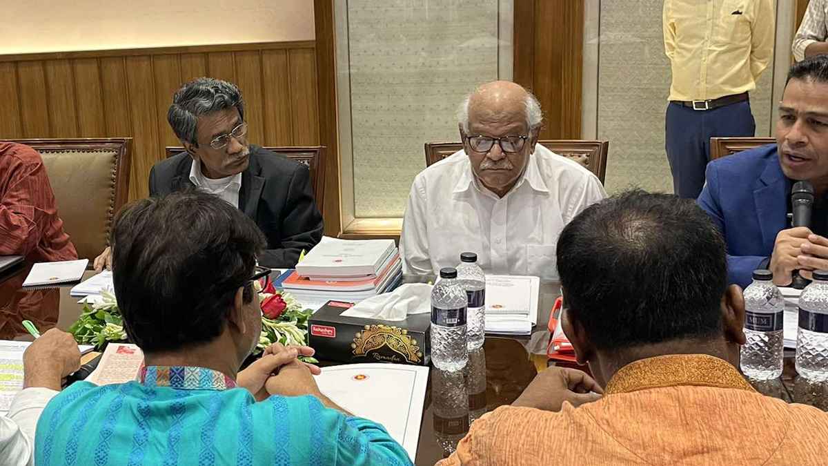 সম্মিলিত প্রচেষ্টায় রাষ্ট্র বিনির্মাণের পথ খুঁজতে হবে: আলী রীয়াজ