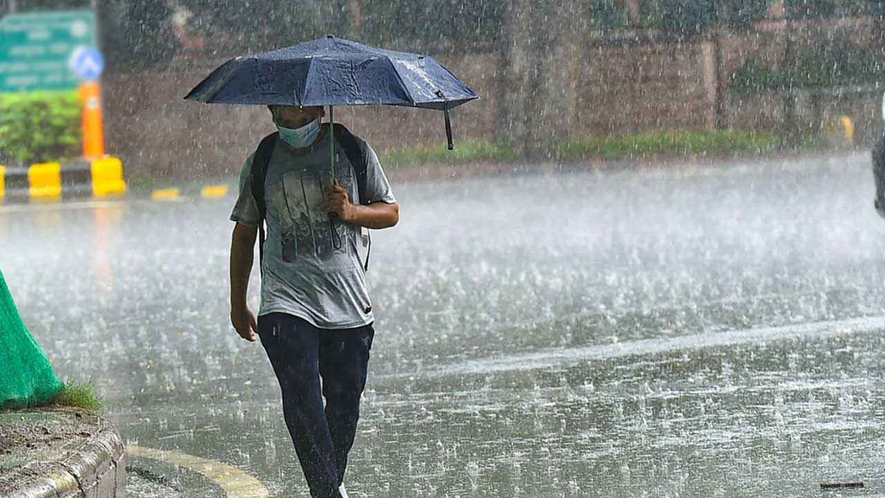 পাঁচ দিন ঢাকাসহ ৮ বিভাগেই ঝড়সহ ভারী বৃষ্টির আভাস