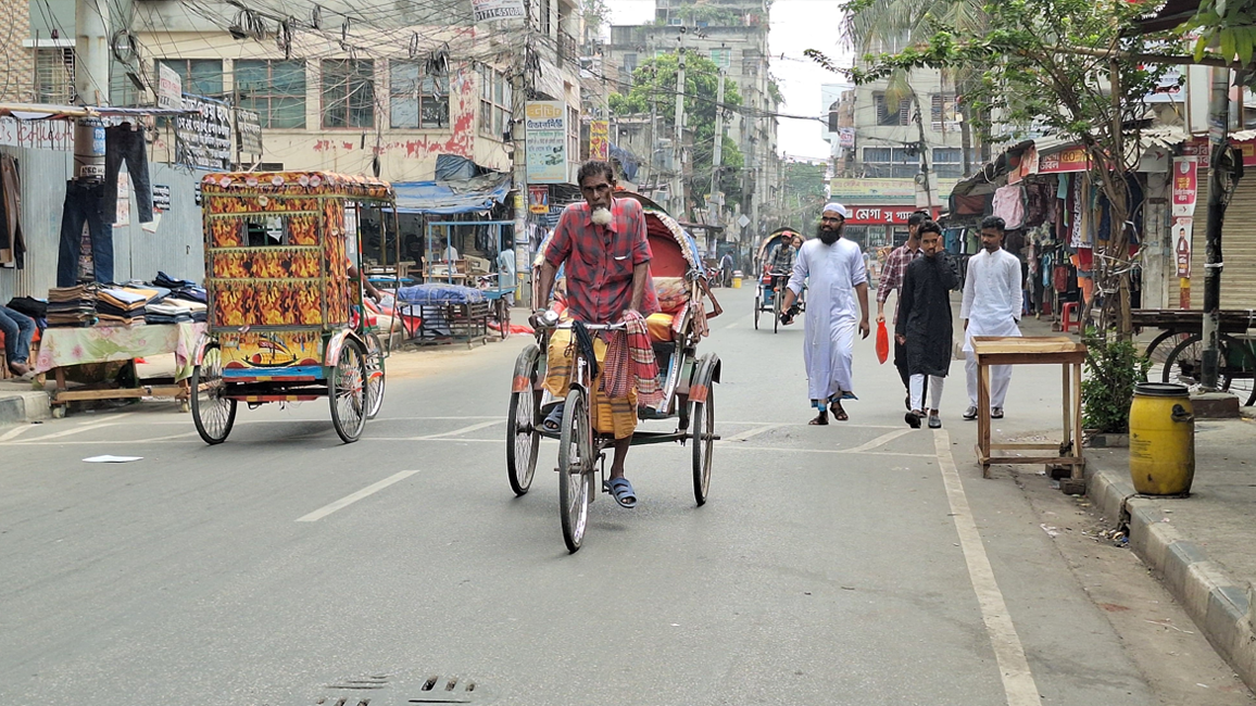 ‘ঈদে আয় ভালো হয়নি তাই বাড়িও যাইনি’
