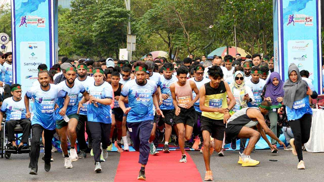 ‘বিউটিফুল বাংলাদেশ রানে’ মুখরিত হাতিরঝিল