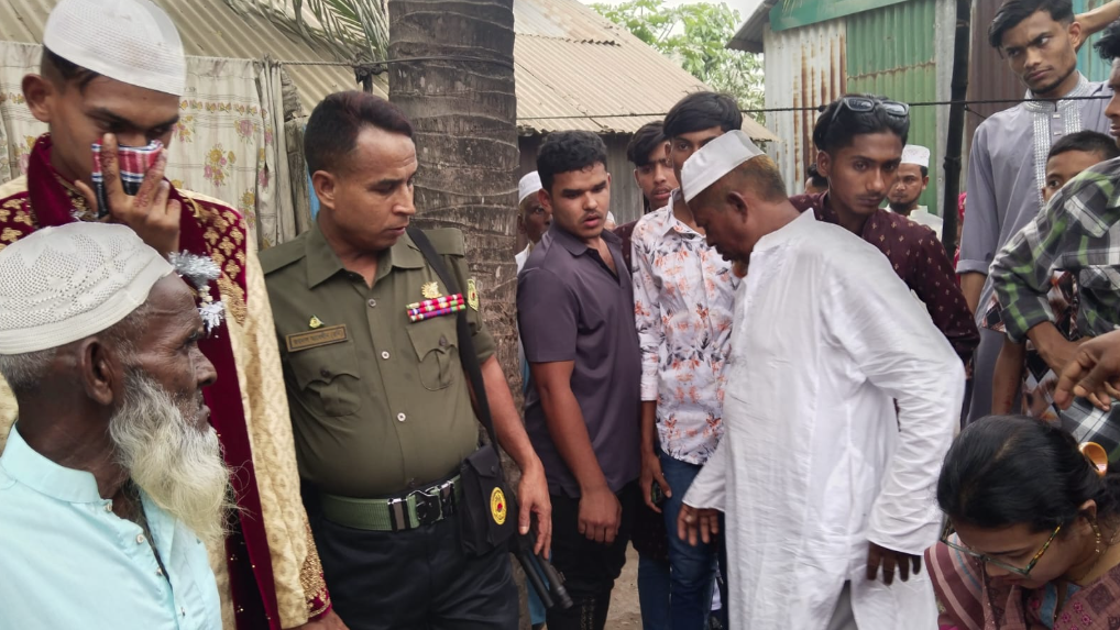 বাল্য বিয়ে বন্ধ করে বরের বাবাকে জরিমানা