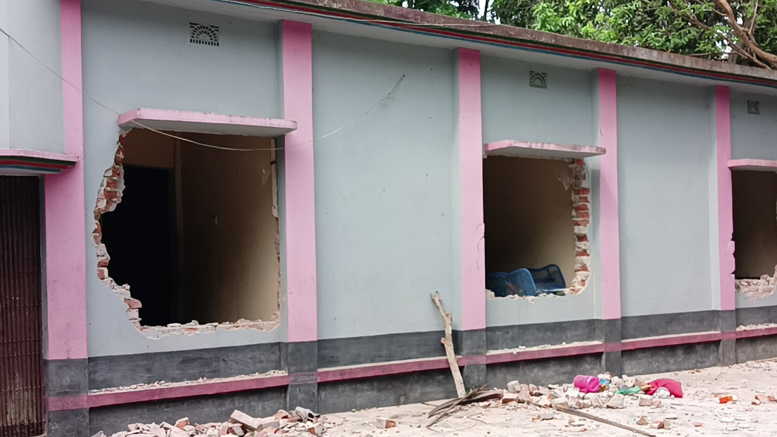 হত্যা মামলার সাক্ষীর বাড়ি ভাঙচুর ও লুটপাটের অভিযোগ