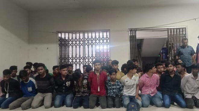 আদমজী ইপিজেড থেকে ৪৫ জন গ্রেফতার