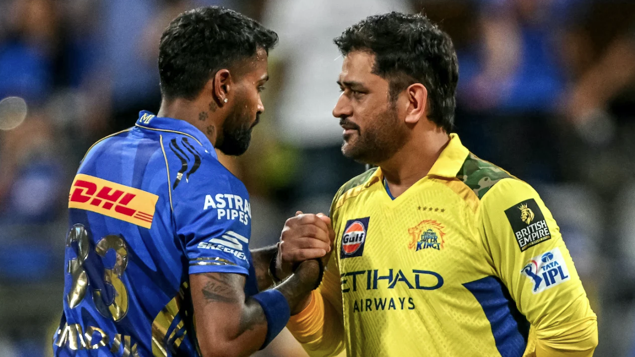 পয়েন্ট টেবিলের তলানিতে দল, তবু প্লে-অফে খেলার স্বপ্ন ধোনির