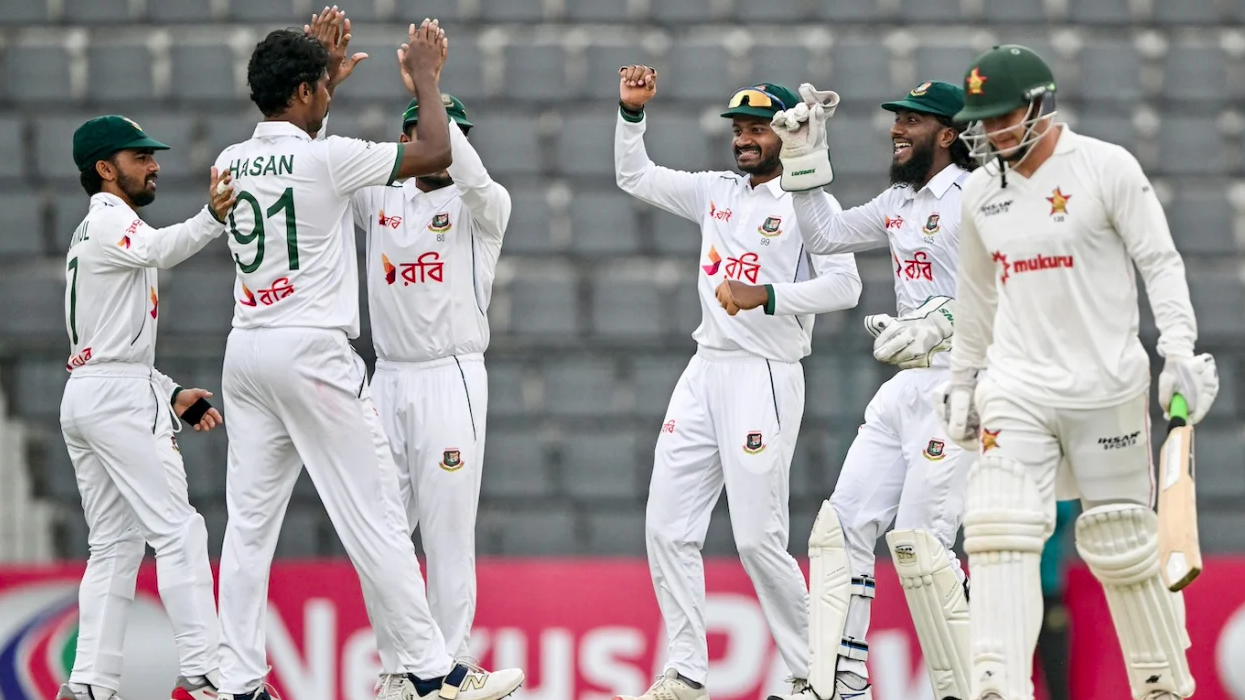 জিম্বাবুয়ে থামল ২৭৩ রানে, মিরাজের ৫ উইকেট