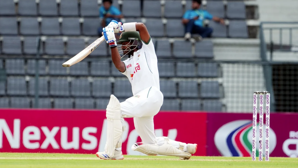 ২৫ রানে পিছিয়ে থেকে দ্বিতীয় দিন শেষ বাংলাদেশের