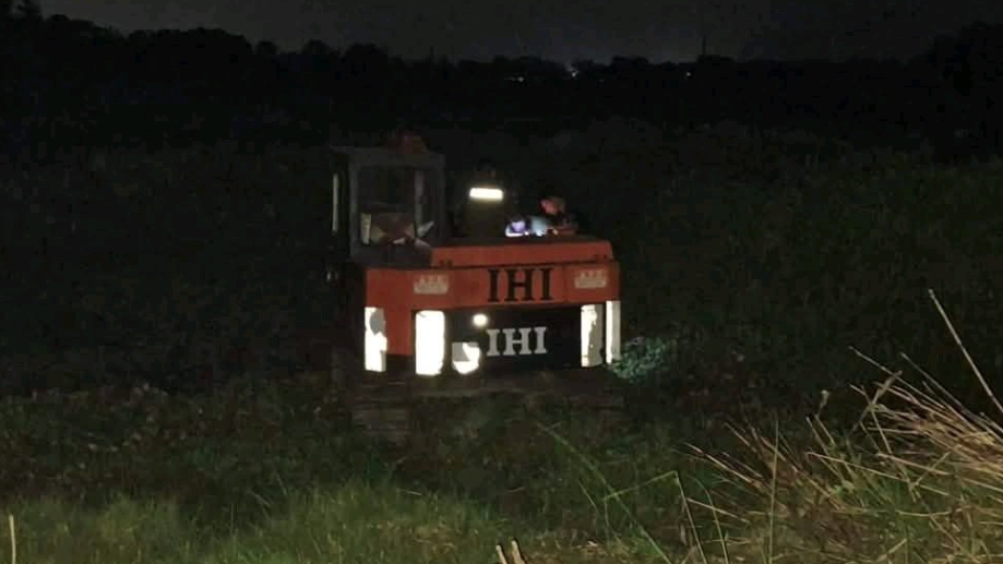 ফসলি জমির মাটি কাটায় ২ এস্কেভেটর অকেজো, ৪ ট্রাক জব্দ