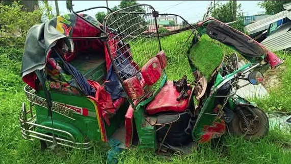 কুমিল্লায় বাস-অটোরিকশার সংঘর্ষে নিহত ১, আহত ৪