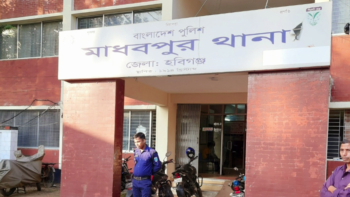 ডাকাতির মামলার দু’পক্ষের সংঘর্ষে নিহত ১