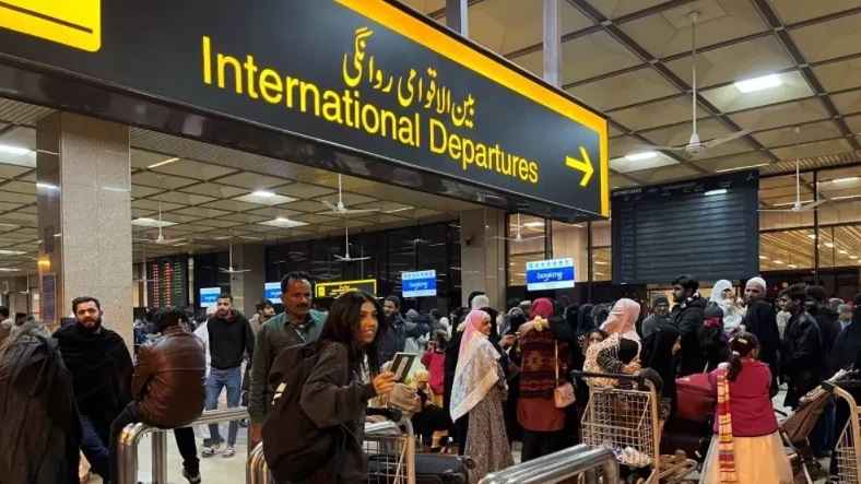 পাকিস্তানের সব বিমানবন্দরে সর্বোচ্চ সতর্কতা