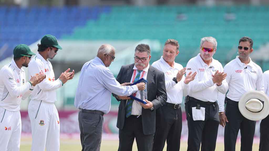 চট্টগ্রাম টেস্টে বিদায়ী সম্মানা পেলেন তাসমানিয়ান টাইগার