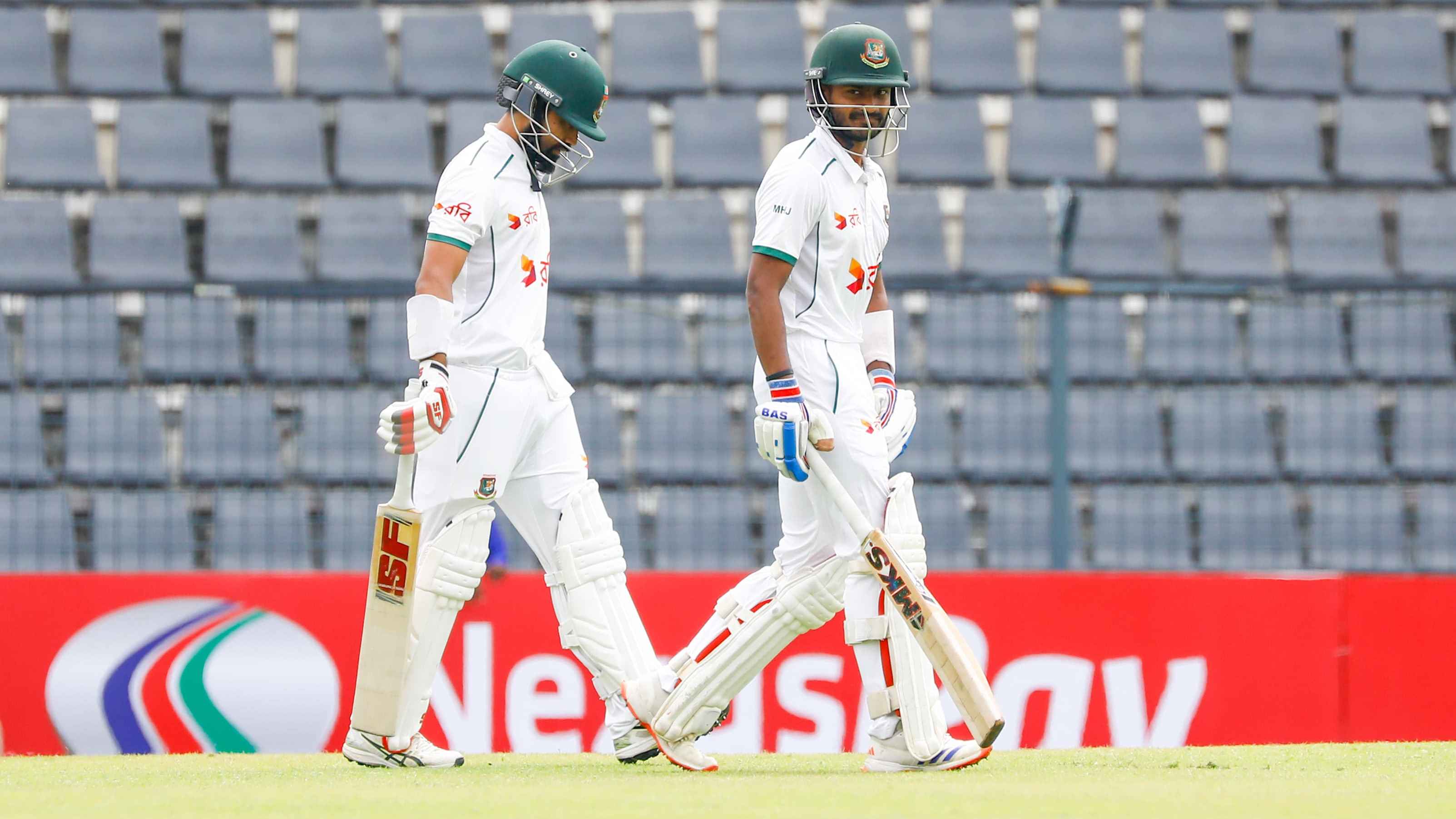 দিনের শুরুতে ২ ওপেনারকে হারিয়ে চাপে বাংলাদেশ