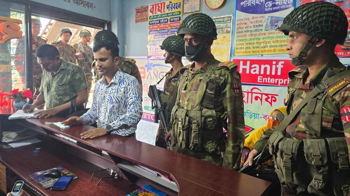 সেনাবাহিনীর সহায়তায় পাবনায় ভোক্তা অভিযান, জরিমানা