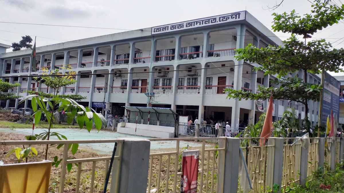 ছাত্র হত্যা মামলায় ফেনীতে দুই আইনজীবীর আত্মসমর্পণ